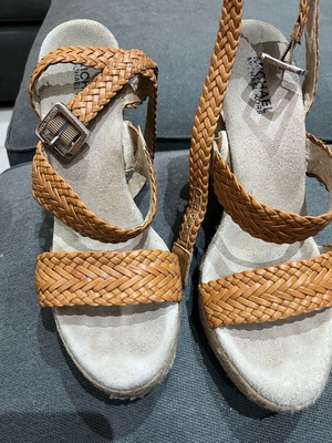 Michael Kors platform shoes used size 40 tan leather