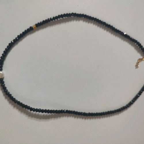 Necklace new with semi-precious agate stones and natural pearl