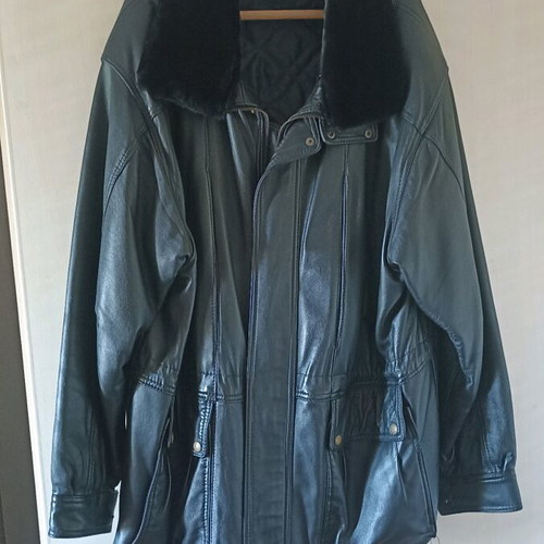 Leather men's jacket with fur collar like new, size XXL, black