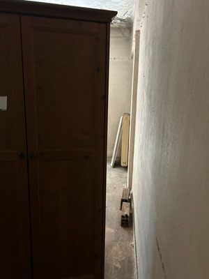 Ντουλάπα δίφυλλη ΙΚΕΑ μεταχειρισμένη, καφέ ξύλινη, με ράγα και ράφι