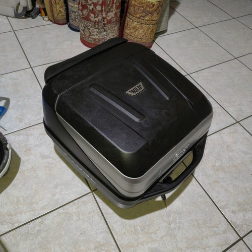 Givi Bold 32L Monolock top case with inner lining