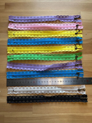 Colorful zippers with perforated flowers 10 pieces, new, 29 cm