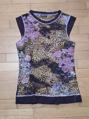 Batic sleeveless floral women's top with mixed animal print, like new, size M