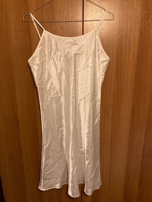 White satin nightdress like new, size M