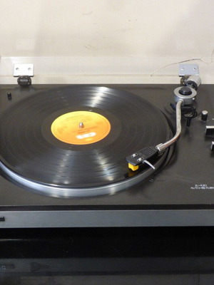 Πικάπ JVC JL-A20 μεταχειρισμένο με ημι-αυτόματη λειτουργία και ζεστό ήχο