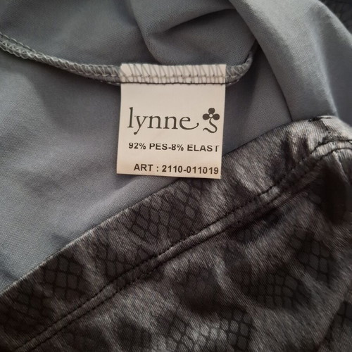 Lynne leggings with snake effect size S like new