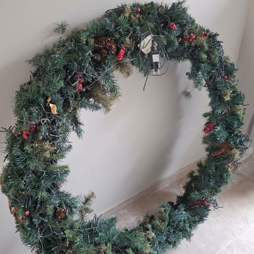 Decorative wreath used, large 1.3m diameter