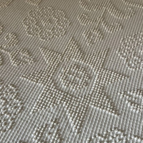 Surety king size cotton embossed bedspread like new, white