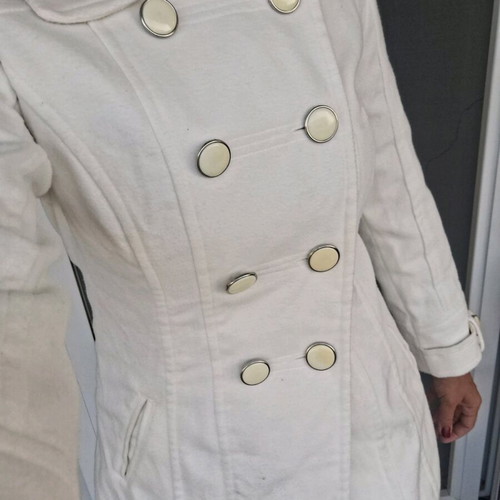 Peacocks white coat medium like new
