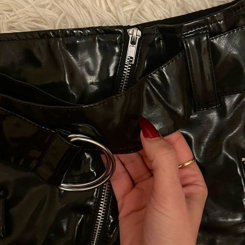 Lustrini Black Skirt H&M with Zipper and Belt Like New