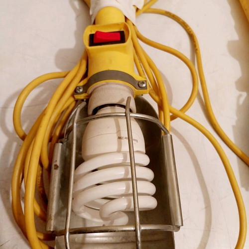 Set of 2 Professional Work Lamps like new, metal construction