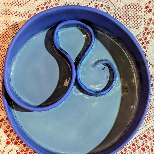 Handmade ceramic plate from Sifnos like new, 25 cm diameter
