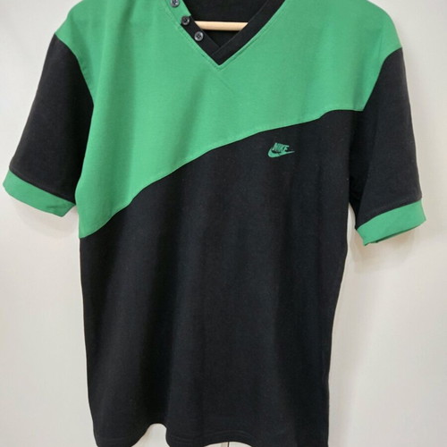 Nike T-shirt vintage style like new, black and green