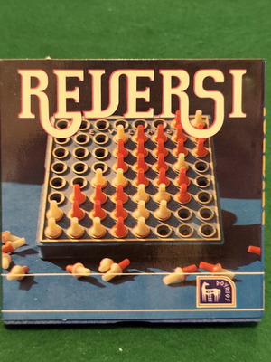 Reversi 1984 vintage board game by Dourios