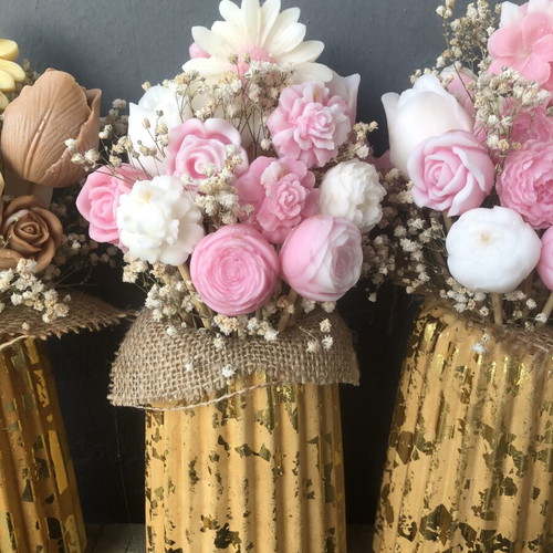 Flower bouquets in vase, personalized for every occasion