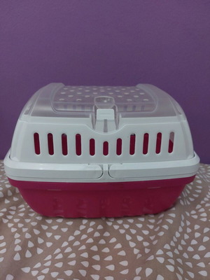 Small animal carrier like new for hamsters, rabbits, guinea pigs