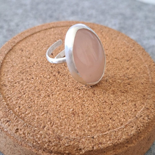 Handmade silver ring with rose quartz like new