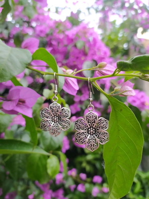 Dangling earrings used