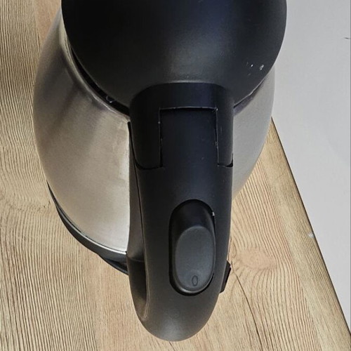 Skive kettle 1.7L like new, metal body