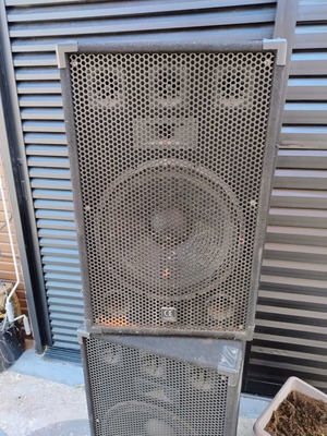 Fiesta speakers 250w used