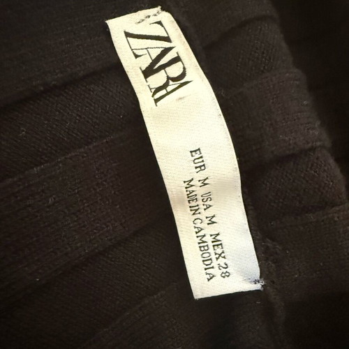 Black Zara blouse like new, medium size with open shoulders