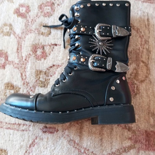 Black boots with studs used, size 37