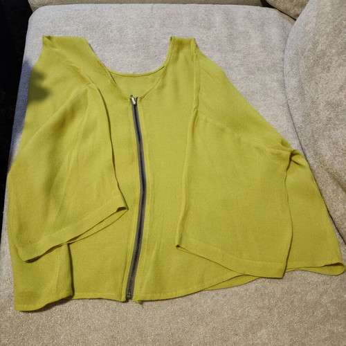 Stradivarius yellow top with 3/4 sleeve, size M, used, airy fabric