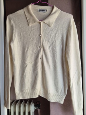 Avitano white thin cardigan like new, size S