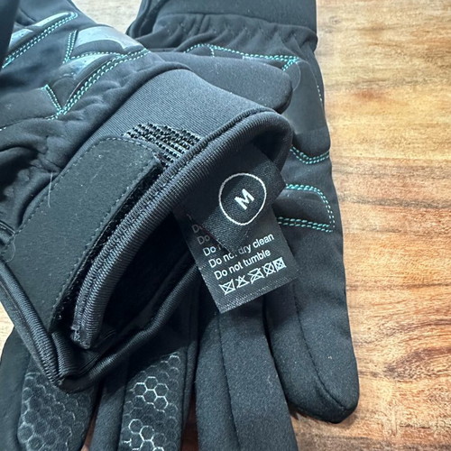 Motorcycle gloves new, medium size