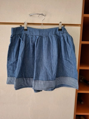 Pink Woman denim mini skirt used, size S, blue