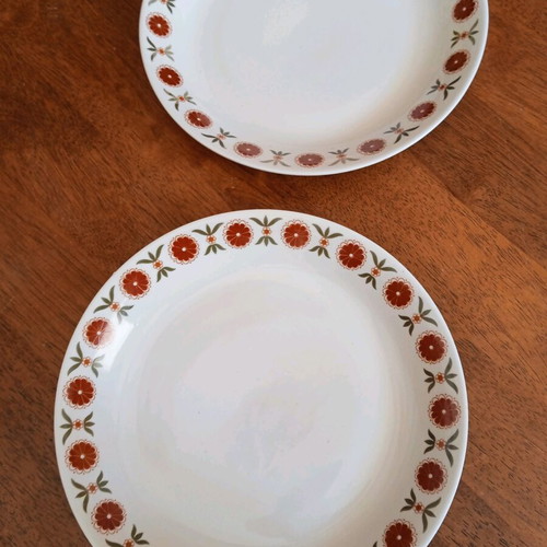 Porcelain vintage Candia plates like new, set of 2 pieces