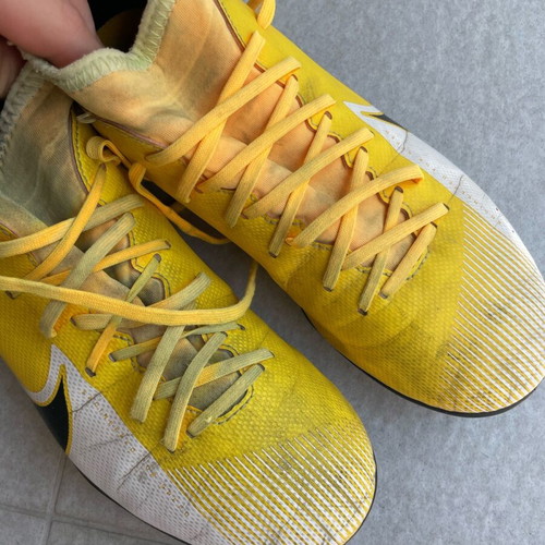 Nike football shoes used, size 37.5, yellow and black