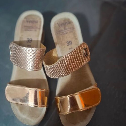 Vesna platform sandals used, size 39, gold, anatomical sole