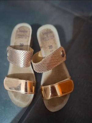 Vesna platform sandals used, size 39, gold, anatomical sole
