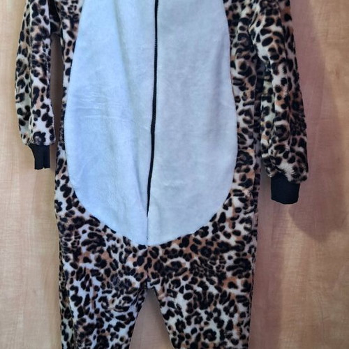 Kids tiger onesie pajamas like new for ages 5-6