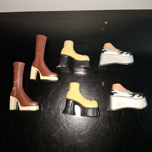 Bratz shoes used, set of three doll pairs