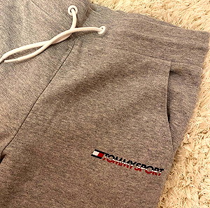 Tommy Hilfiger φόρμα