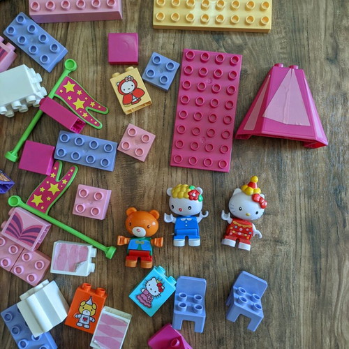 Hello Kitty Sanrio Funpark Blocks Used With Box