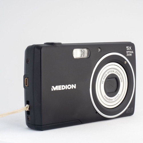 Medion MD 87257 digital camera used with USB charging cable