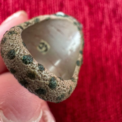 Vintage handmade Victorian ring with carved green nephrite and pearls like new