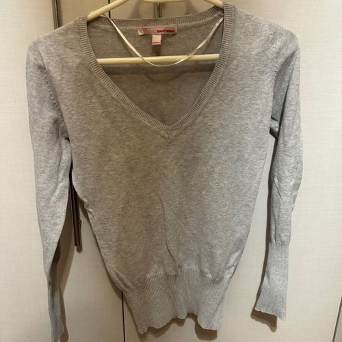 Tally Weijl long-sleeve knit top gray with V like new, size M
