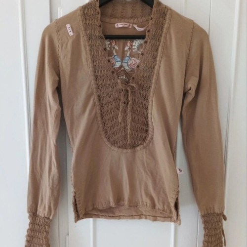 Real Y2k longsleeve shirt with embroidered peacocks and crochet details