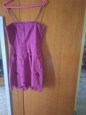 Μίνι φόρεμα φούξια H&M σαν καινούργιο, με laser cut σχέδιο