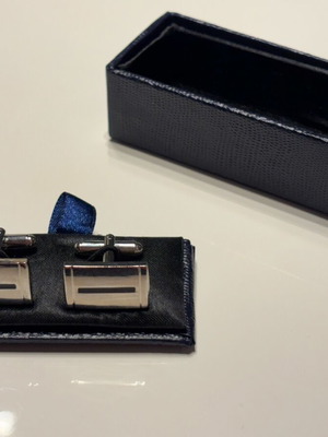 Cufflinks like new with their case