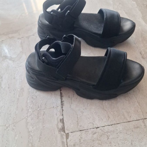 Steve Madden sandals like new, black, size 36