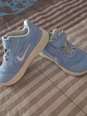 Nike Revolution 3 baby shoes size 19.5, like new