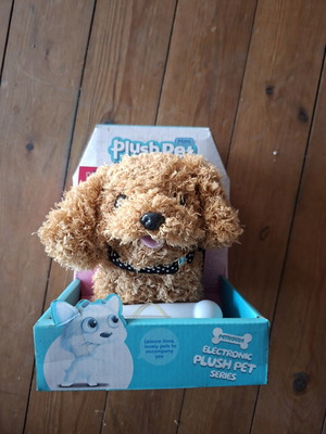 Plush Dog Toy new with batteries for movements