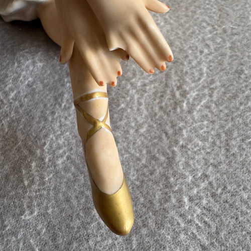 Wallendorfen porcelain ballerina figurine used, hand-painted details