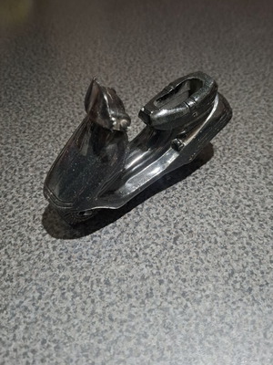 Vintage metal Vespa scooter miniature like new, 11cm