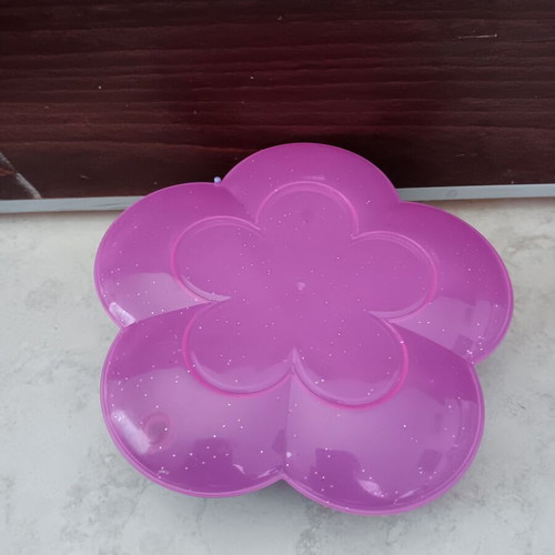 Children's case used in good condition